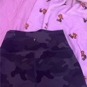 Old Navy Black Camouflage High-Rise Leggings